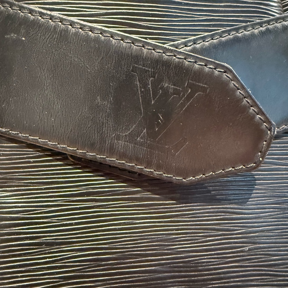 Louis Vuitton Black Men's Bag - Picture 3 of 7